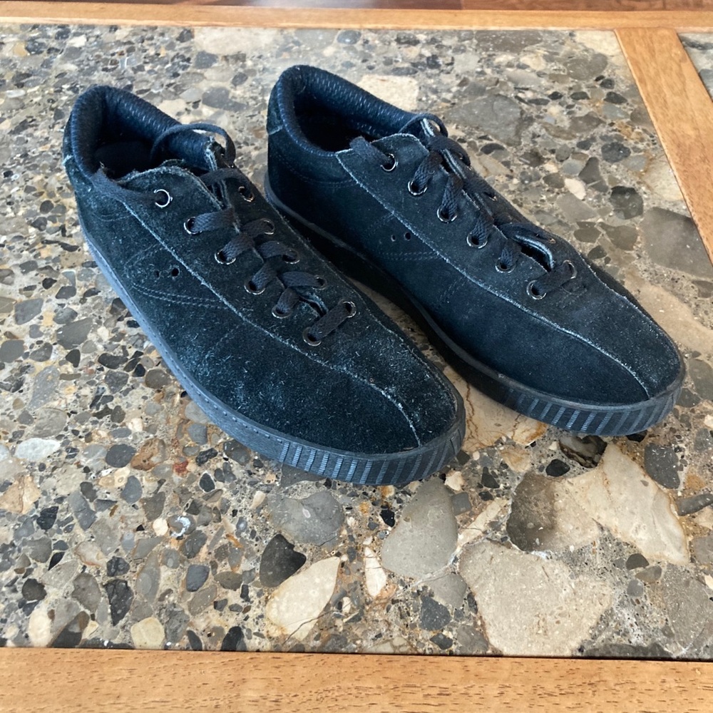 Tretorn Sneakers in Black Suede